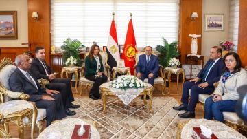 وزيرة التنمية المحلية في زيارة لبورسعيد.. افتتاح المرحلة الأولى من مشروع تطوير كورنيش .. إنشاء مسارات للجري.. ومناطق ترفيهية ومقاعد عصرية وزيرة التنمية المحلية في زيارة لبورسعيد.. افتتاح المرحلة الأولى من مشروع تطوير كورنيش .. إنشاء مسارات للجري.. ومناطق ترفيهية ومقاعد عصرية