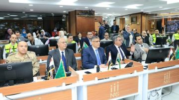 محافظ الجيزة يتابع أعمال غلق لجان انتخابات مجلس النواب في اليوم الأول من داخل مركز السيطرة محافظ الجيزة يتابع أعمال غلق لجان انتخابات مجلس النواب في اليوم الأول من داخل مركز السيطرة