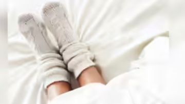 يعرض حياتك للخطر.. تحذير من ارتداء الشراب أثناء النوم يعرض حياتك للخطر.. تحذير من ارتداء الشراب أثناء النوم