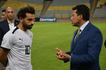أشرف صبحي: ندعم صلاح في أزمته مع ليفربول.. ولن نترك الزمالك