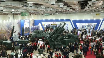 إيديكس 2025 يواصل فعالياته وسط إشادة دولية عسكرية وبحضور جماهيرى مكثف