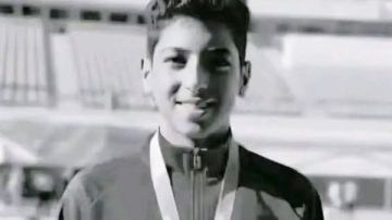 بعد حبس المتهمين.. والد السباح يوسف لـ صدى البلد: أحد المتسابقين لاحظ غرق نجلي.. والحكام تجاهلوا التحذير بعد حبس المتهمين.. والد السباح يوسف لـ صدى البلد: أحد المتسابقين لاحظ غرق نجلي.. والحكام تجاهلوا التحذير