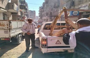 حملات مستمرة لرفع الإشغالات والمخالفات بمدينة طهطا في سوهاج حملات مستمرة لرفع الإشغالات والمخالفات بمدينة طهطا في سوهاج