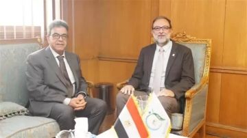 رئيس هيئة سلامة الغذاء: يبحث مع نقيب البيطريين تعزيز التعاون والرقابة على المنتجات رئيس هيئة سلامة الغذاء: يبحث مع نقيب البيطريين تعزيز التعاون والرقابة على المنتجات