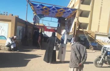 توافد الناخبين على اللجان بدائرة مركز نصر النوبة بأسوان توافد الناخبين على اللجان بدائرة مركز نصر النوبة بأسوان
