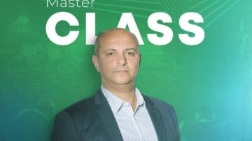 ماستر كلاس لمحمد هشام عبية ضمن فعاليات القاهرة الدولي للفيلم القصير ماستر كلاس لمحمد هشام عبية ضمن فعاليات القاهرة الدولي للفيلم القصير