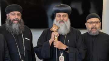 توقيع عقد شراء كنيسة جديدة باسم العذراء مريم والأنبا أبرآم بفيرجينيا بيتش