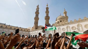 ساعة واحدة تفصل أطفال غزة عن الموت.. الأزهر يهاجم إسرائيل في بيان عبر مرصده