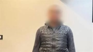 ضبط صاحب حساب روج لبيع أجهزة صواعق كهربائية وعصي صدمات بشبرا الخيمة