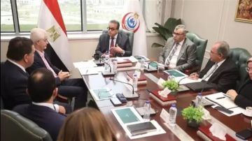 وزير الصحة يعقد اجتماعا مع وفد مجموعتي Curagita و ACH لمناقشة التعاون في مشروع مدينة النيل الطبية وزير الصحة يعقد اجتماعا مع وفد مجموعتي Curagita و ACH لمناقشة التعاون في مشروع مدينة النيل الطبية
