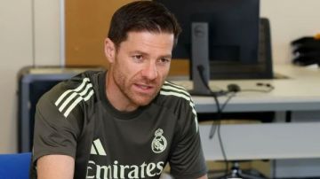 تشابي ألونسو يشيد بمبابي ويؤكد: في طريقه لصناعة التاريخ مع ريال مدريد