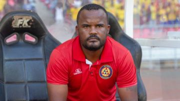 فلافيو : الأهلي كان بيتي.. وأتمنى التواجد في مصر كمدرب