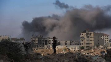 إعلام فلسطيني: طائرات الاحتلال تشن غارة على حي التفاح شرق غزة