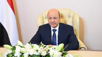 العليمي يعلن حالة الطوارئ في اليمن ويلغي اتفاقية الدفاع المشترك مع الإمارات