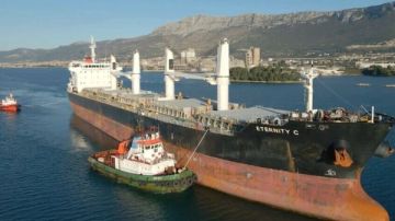 بوساطة عمانية.. الحوثيون يفرجون عن 9 بحارة فلبينيين بوساطة عمانية.. الحوثيون يفرجون عن 9 بحارة فلبينيين