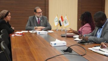 لقاء ثنائي بين رئيس هيئة سلامة الغذاء ونظيرته الليبيرية على هامش منتدى AFRAF بالقاهرة لقاء ثنائي بين رئيس هيئة سلامة الغذاء ونظيرته الليبيرية على هامش منتدى AFRAF بالقاهرة