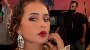 لوك كلاسيكي ومجوهرات راقية.. نيللي كريم تتألق في أحدث ظهور من كواليس الست شاهد