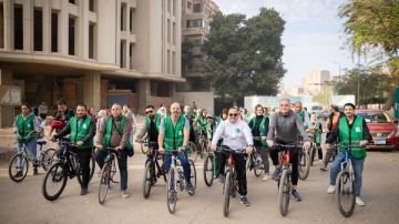 مصر الخير تنظم ماراثون للدراجات.. والمشاركون يوزعون بطاطين الشتاء