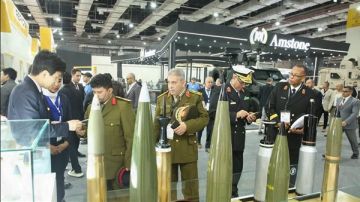 إيديكس - 2025 يواصل استمرار فعالياته واستقبال الزائرين إيديكس - 2025 يواصل استمرار فعالياته واستقبال الزائرين