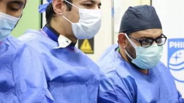 الفريق الطبي بمستشفى السلام بورسعيد ينقذ مسنا يعاني من تمدد شديد بالشريان الأورطي الفريق الطبي بمستشفى السلام بورسعيد ينقذ مسنا يعاني من تمدد شديد بالشريان الأورطي