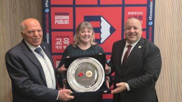 تفاصيل لقاء خلف الزناتي ورئيسة اتحاد المعلمين في أستراليا .. صور تفاصيل لقاء خلف الزناتي ورئيسة اتحاد المعلمين في أستراليا .. صور