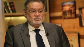 ثروت الخرباوي يكشف مفاجأة عن تجنيد محمد مرسي داخل جماعة الإخوان الإرهابية