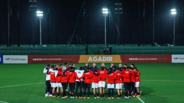 حسن مصطفى: عدم مشاركة مصطفى محمد أساسيا أمام زيمبابوي قرار غريب