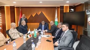 محافظ الجيزة يتابع انطلاق انتخابات مجلس النواب بـ7 دوائر من داخل مركز السيطرة محافظ الجيزة يتابع انطلاق انتخابات مجلس النواب بـ7 دوائر من داخل مركز السيطرة