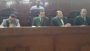 السجن 10 سنوات لـ4 موظفين زوروا أحكام قضائية مقابل مبالغ مالية بسوهاج السجن 10 سنوات لـ4 موظفين زوروا أحكام قضائية مقابل مبالغ مالية بسوهاج