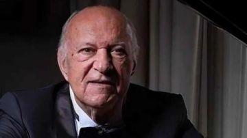 تكريم عمر خيرت فى الدورة الأولى من مهرجان الأوبرا العربية بالدوحة