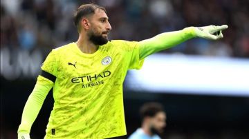 دوناروما يتوج بجائزة أفضل حارس مرمى في العالم لعام 2025