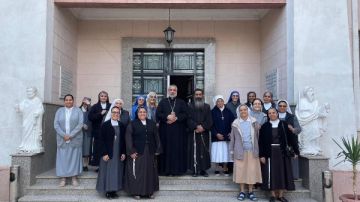 سر الميلاد وحياتنا المكرسة .. الأنبا عمانوئيل يستقبل الأخوات الراهبات بالإيبارشية سر الميلاد وحياتنا المكرسة .. الأنبا عمانوئيل يستقبل الأخوات الراهبات بالإيبارشية