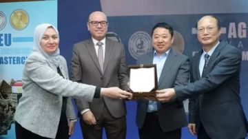 ورشة عمل دولية متقدمة في مناظير الجهاز الهضمي والذكاء الاصطناعي بمستشفى أحمد ماهر التعليمي ورشة عمل دولية متقدمة في مناظير الجهاز الهضمي والذكاء الاصطناعي بمستشفى أحمد ماهر التعليمي