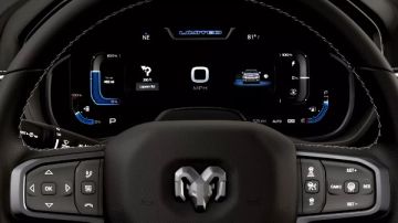 رام تستدعي 75 ألف شاحنة بسبب تعطل الشاشات ووسائد هوائية قد تنفجر