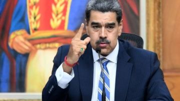 فنزويلا تتحدى أمريكا.. مادورو يعلن تحديث العقيدة الدفاعية ويدعو إلى تنسيق إقليمي فنزويلا تتحدى أمريكا.. مادورو يعلن تحديث العقيدة الدفاعية ويدعو إلى تنسيق إقليمي