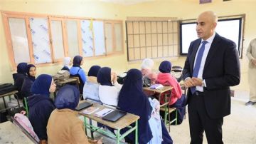 وزير التعليم يفاجئ مدارس البدرشين والصف بالجيزة ويتابع الشرح داخل الفصول