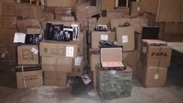 الحبس 5 سنوات وغرامة 250 ألف جنيه عقوبة تهريب البضائع بقصد الاتجار الحبس 5 سنوات وغرامة 250 ألف جنيه عقوبة تهريب البضائع بقصد الاتجار