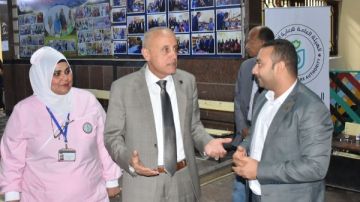 محافظ الأقصر يتفقد لجان الانتخابات بمدرسة الزناقطة ووادي الملكات محافظ الأقصر يتفقد لجان الانتخابات بمدرسة الزناقطة ووادي الملكات