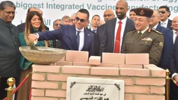 وزير الاستثمار: مصنع جينفاكس يدعم القدرات الوطنية في الصناعات الصحية الحيوية وزير الاستثمار: مصنع جينفاكس يدعم القدرات الوطنية في الصناعات الصحية الحيوية