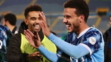 مصطفى فتحي يهنئ يوسف اوباما بعيد ميلاده مصطفى فتحي يهنئ يوسف اوباما بعيد ميلاده