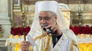 الأنبا عمانوئيل يحتفل بعيد الحبل بلا دنس بأسوان