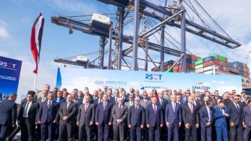 جمال الدين: الشراكة بين القطاعين العام والخاص نموذج للنجاح في ميناء السخنة صور