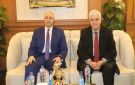 وزير التعليم العالي ومحافظ بني سويف يبحثان تطوير التعليم بالمعاهد العليا