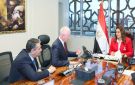 وزيرة البيئة تلتقى رئيس مجموعة فيكا الفرنسية المالكة لشركة أسمنت سيناء لبحث الفرص الاستثمارية