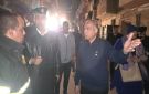 محافظ المنيا يتوجه إلى موقع انهيار منزل بحي غرب المدينة.. صور
