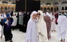 بسمة بوسيل تشارك صورا من الحرم المكي أثناء أداء العمرة