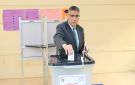لحظة الإدلاء بصوته محافظ الجيزة: تواجد ميداني لرؤساء الأحياء لمتابعة انتخابات النواب