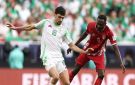 مباراة مجنونة.. منتخب الجزائر يتفوق على البحرين بثلاثية في الشوط الأول