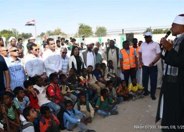 وزير الشباب والرياضة يلتقي المشاركين في معسكر يلا كامب بشلاتين