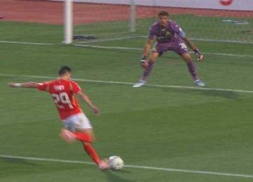 25 دقيقة: صاروخية طاهر تمنح التقدم لـ الأهلي أمام صن داونز بنصف نهائي دوري الأبطال